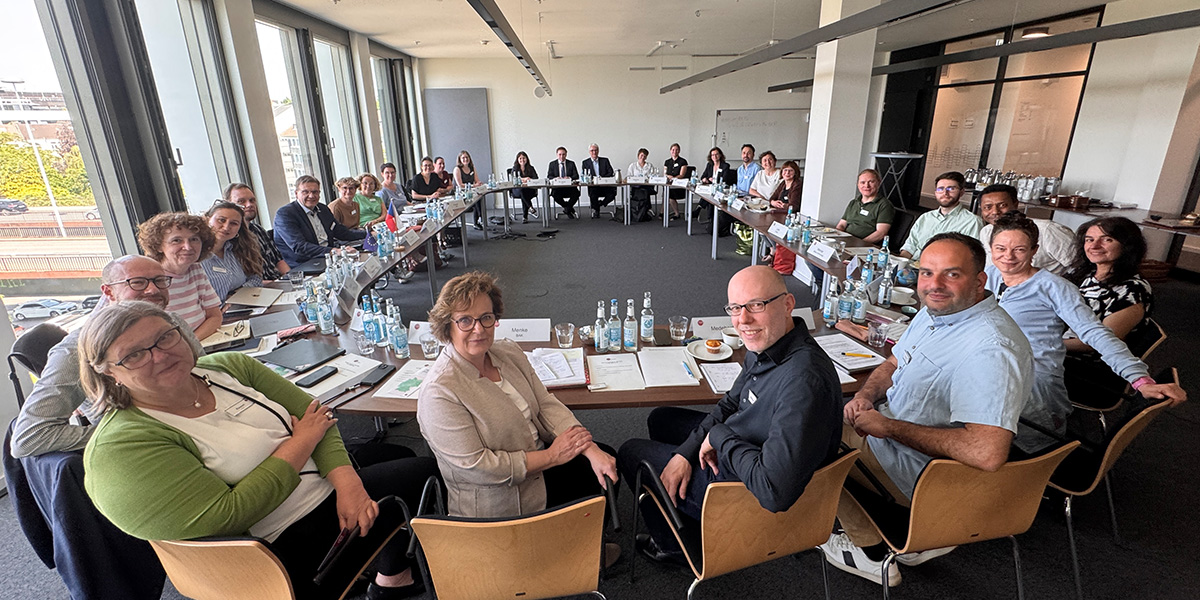 Runde_Tisch_polpil